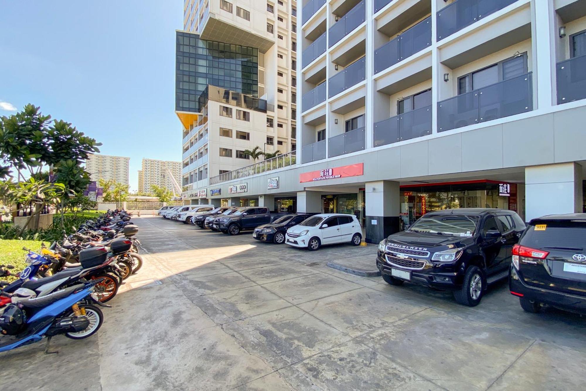 2 Side-By-Side P00L Front Condos, 6 Beds, 2 Cr, 2 Kitchen For 10 Guests At Moa Manila Bagian luar foto